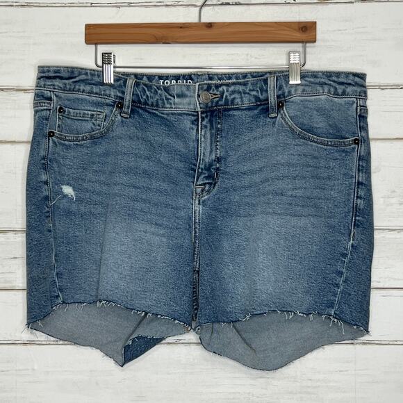 Torrid Perfect Classic Denim Shorts Stretch Plus Size 16 - Picture 1 of 9